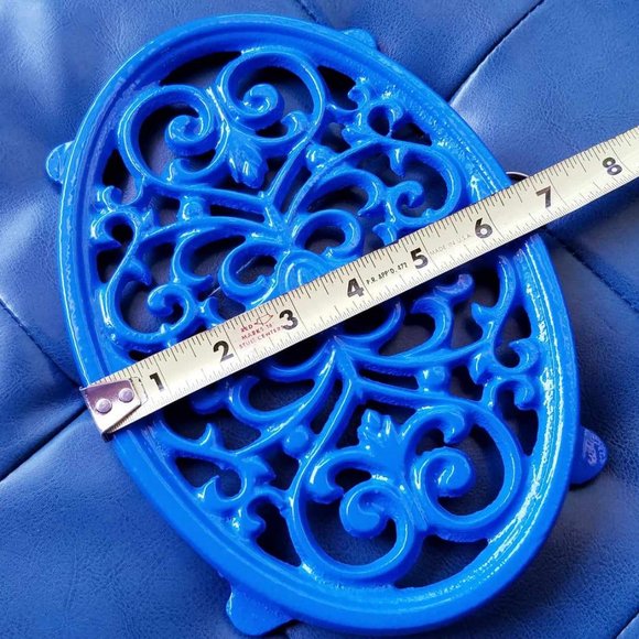 Blue Trivet Oval Cast Iron Metal Wall Table Kitchen Home Decor Vintage Design - Picture 7 of 15